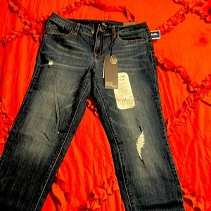 New with tags stylish capris